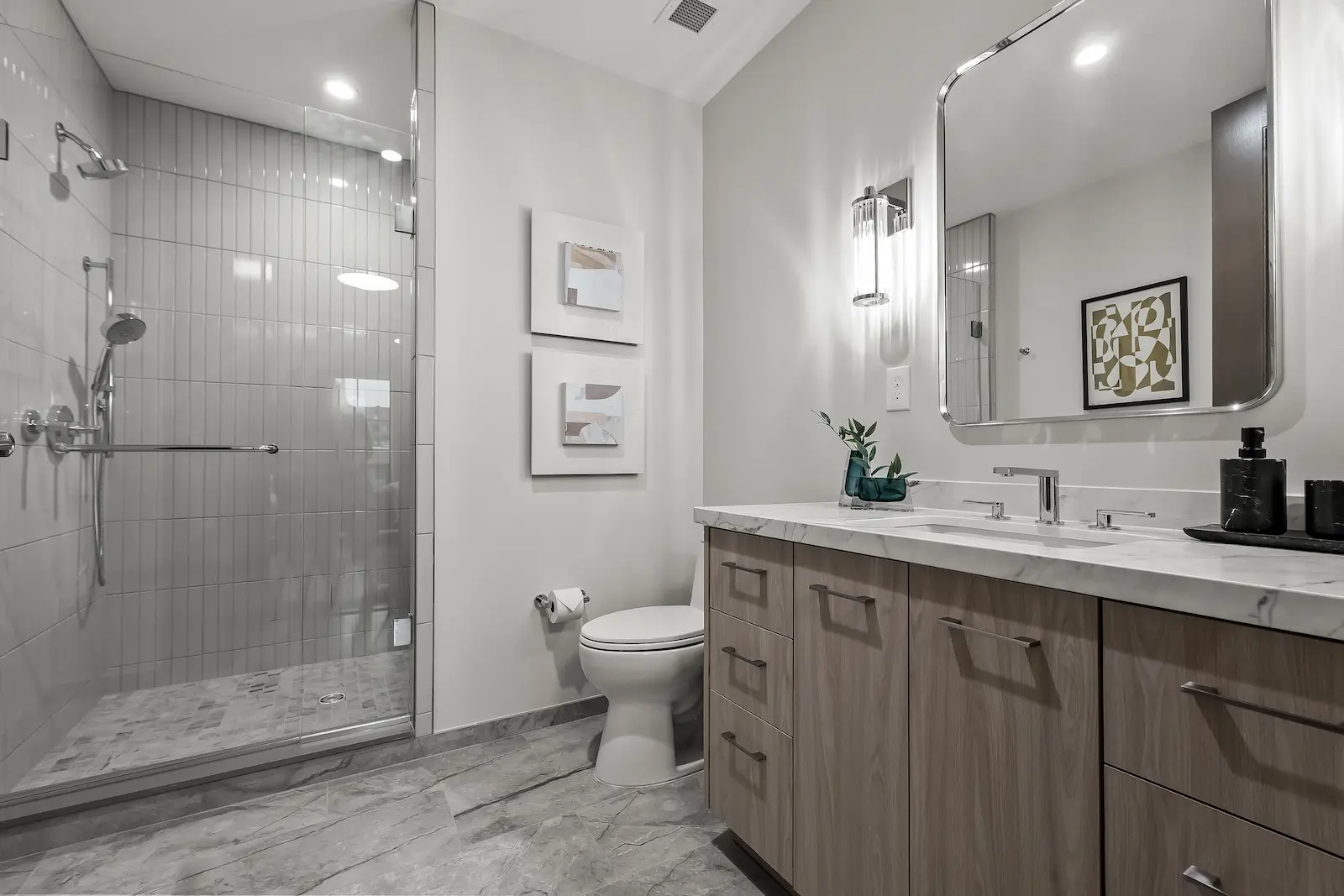 370 Brown Bathroom
